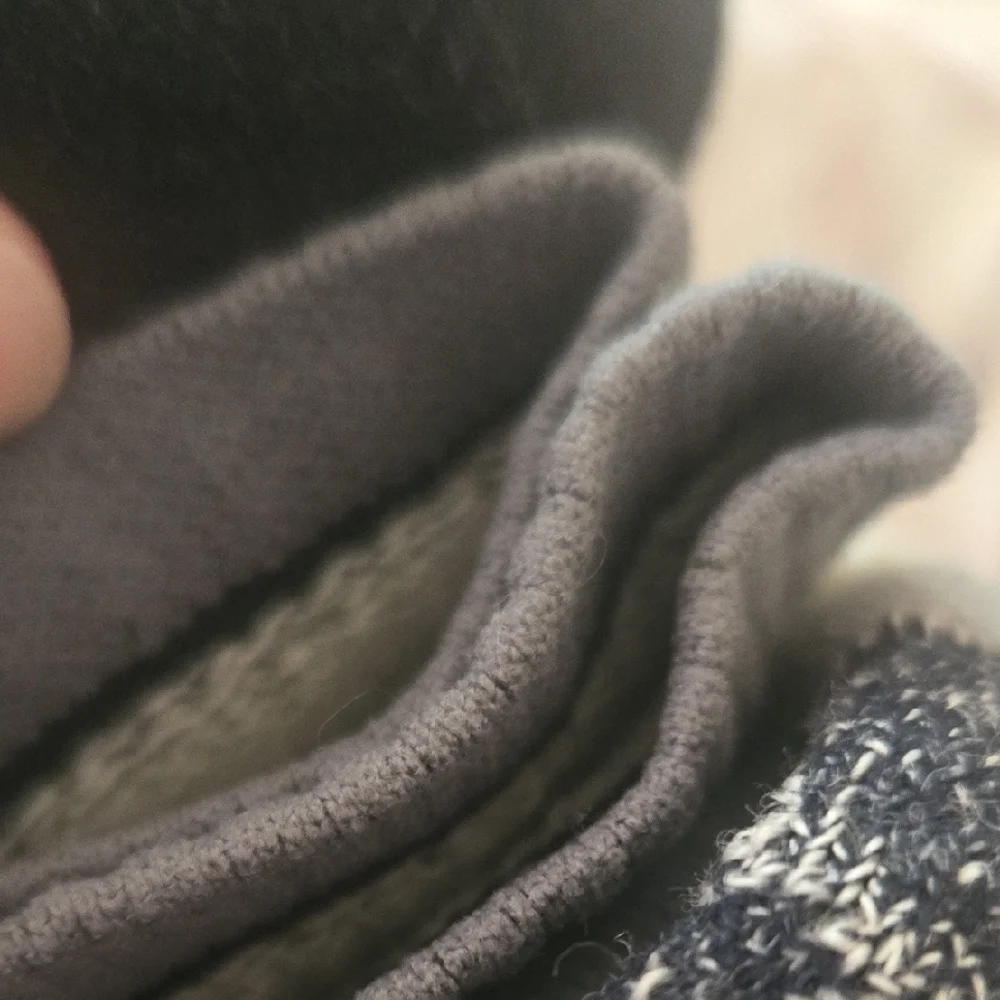 Kirkland Signature Merino Wool Blend Men's Socks - Gray and Black - Picture 11 of 12